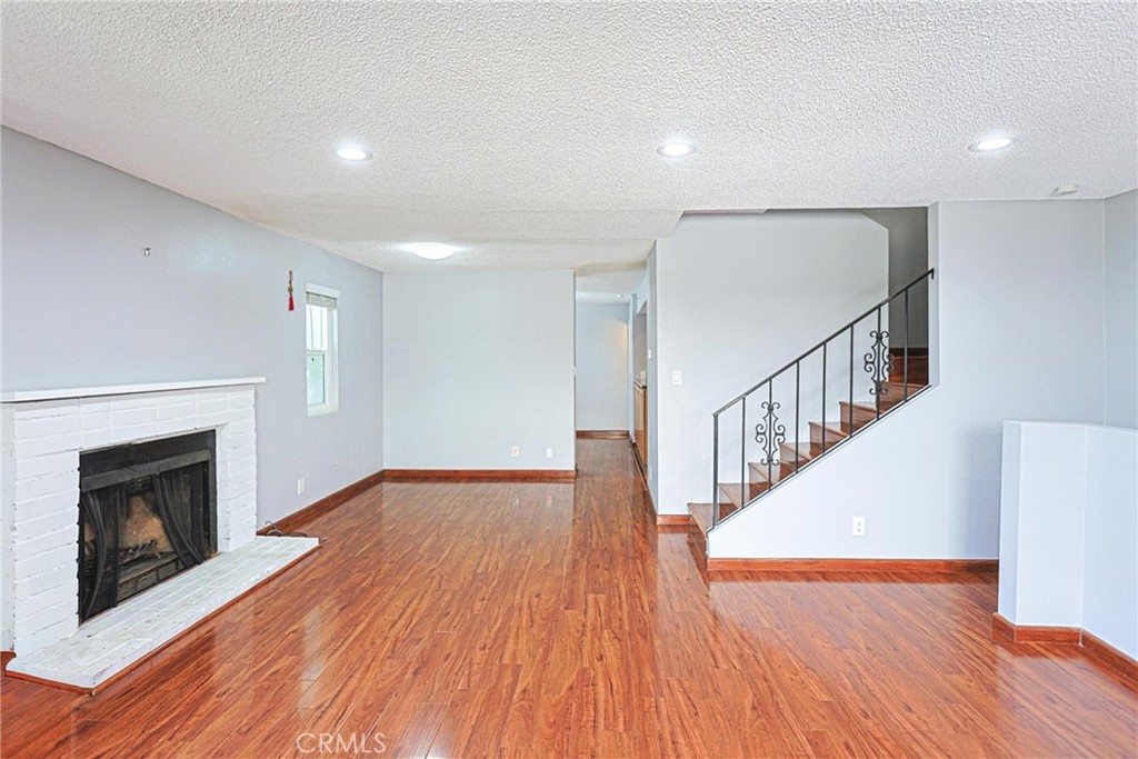 332 Pomelo Avenue B Property Photo 5