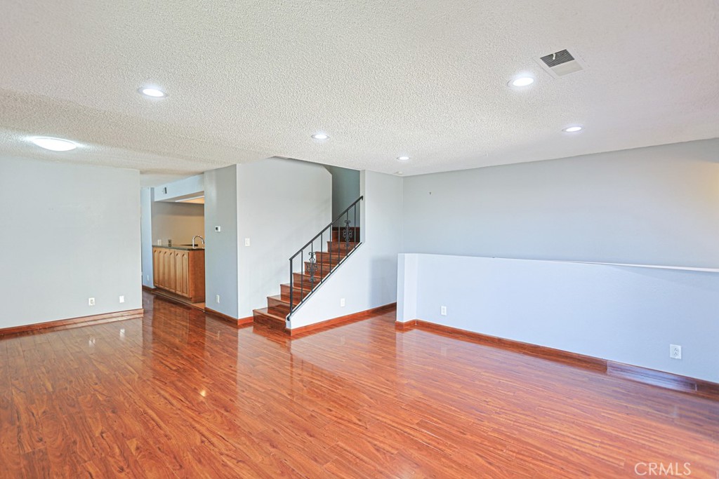 332 Pomelo Avenue B Property Photo 8