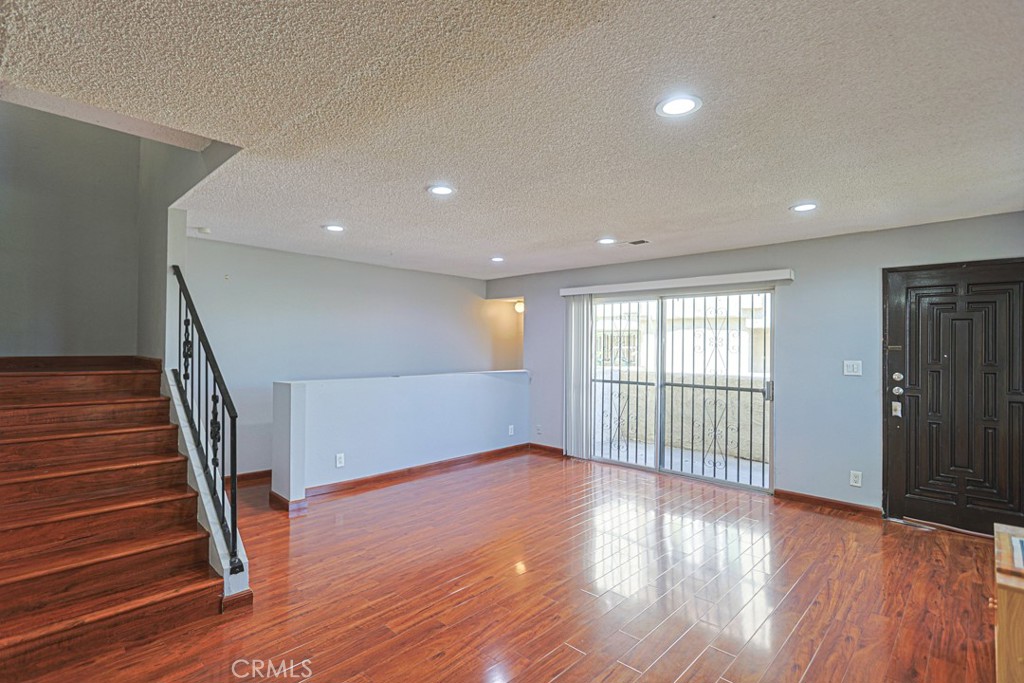 332 Pomelo Avenue B Property Photo 9