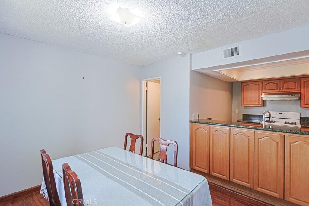 332 Pomelo Avenue B Property Photo 12