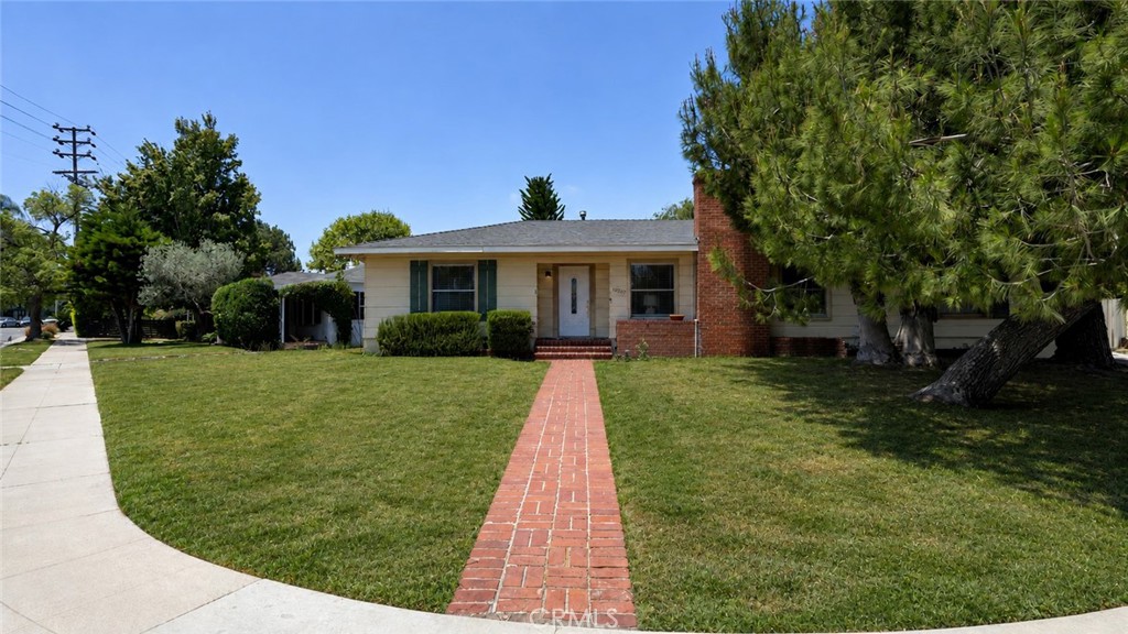 10207 Camarillo Street Property Photo 1