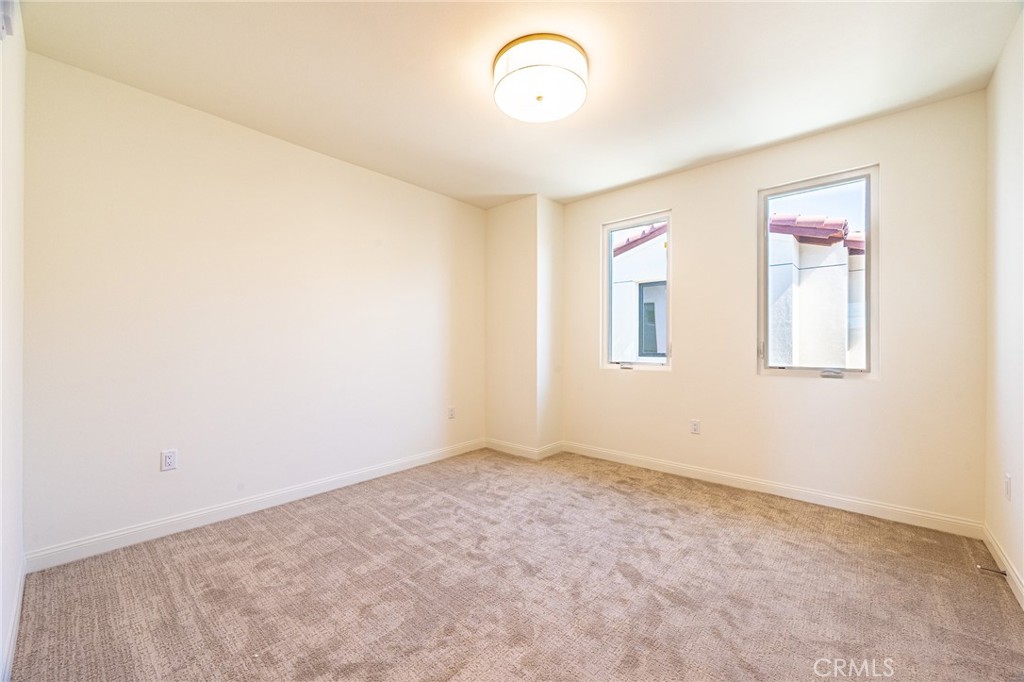 160 N New Ave 4 Property Photo 20