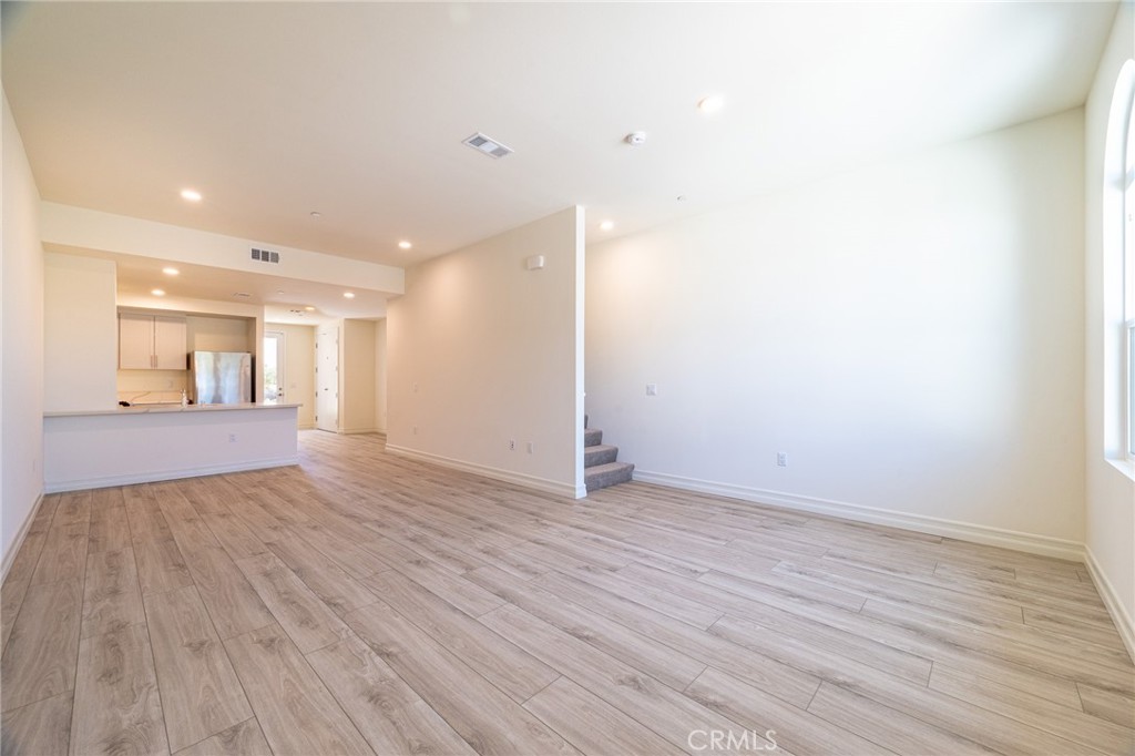 190 N New Ave 5 Property Photo 18