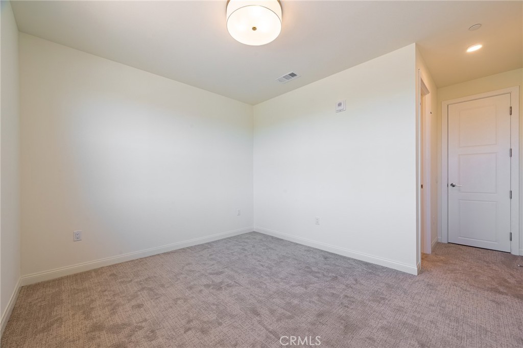 190 N New Ave 5 Property Photo 32
