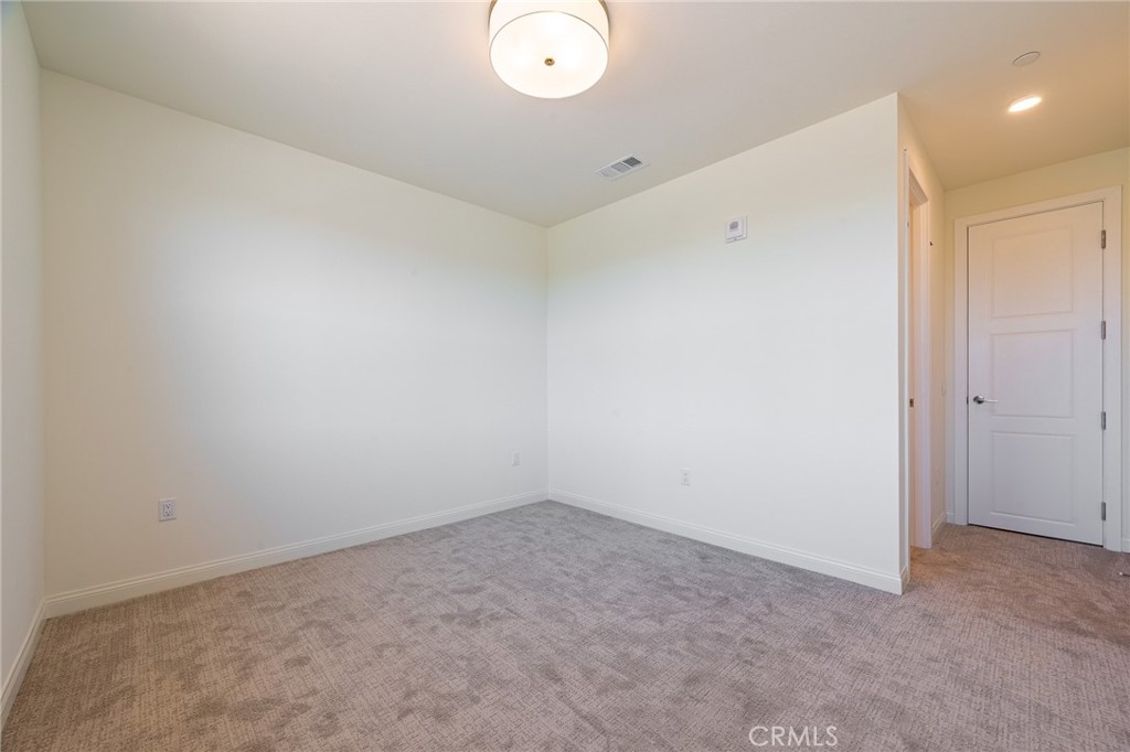 180 N New Ave 4 Property Photo 32