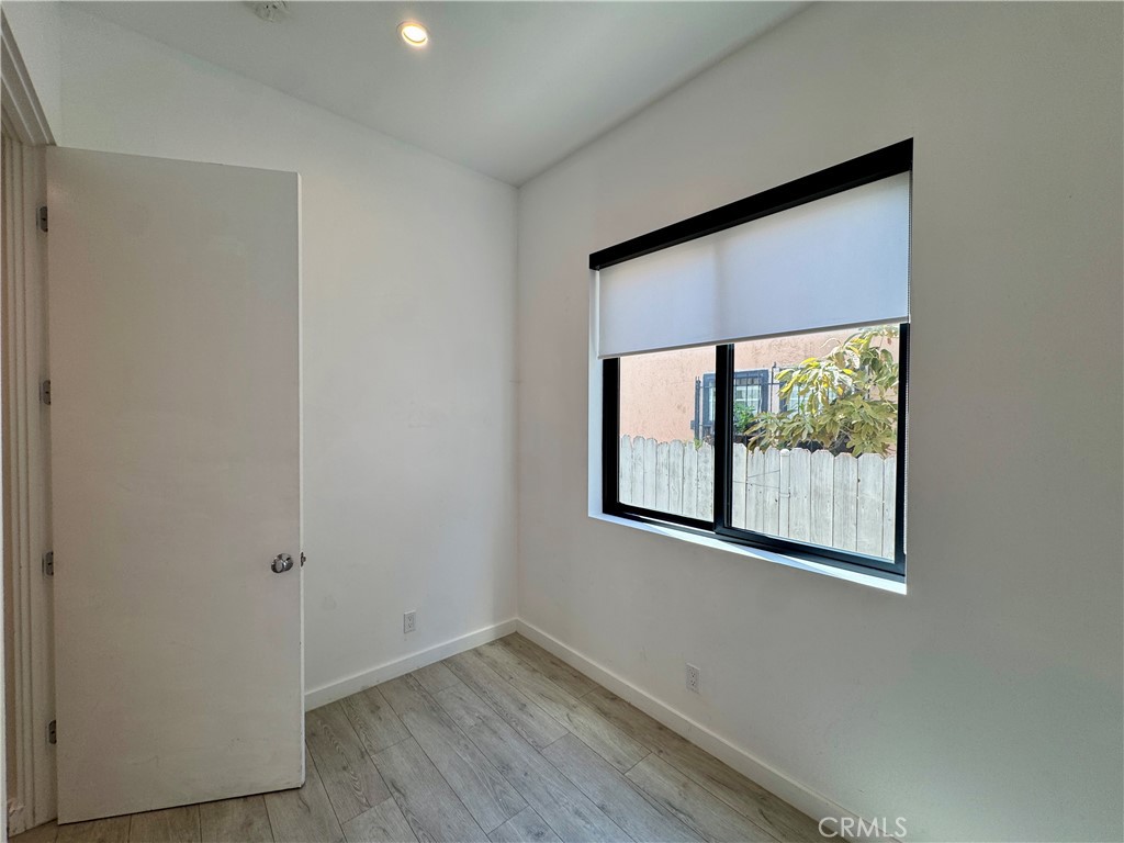 143 N Ardmore Avenue Property Photo 10