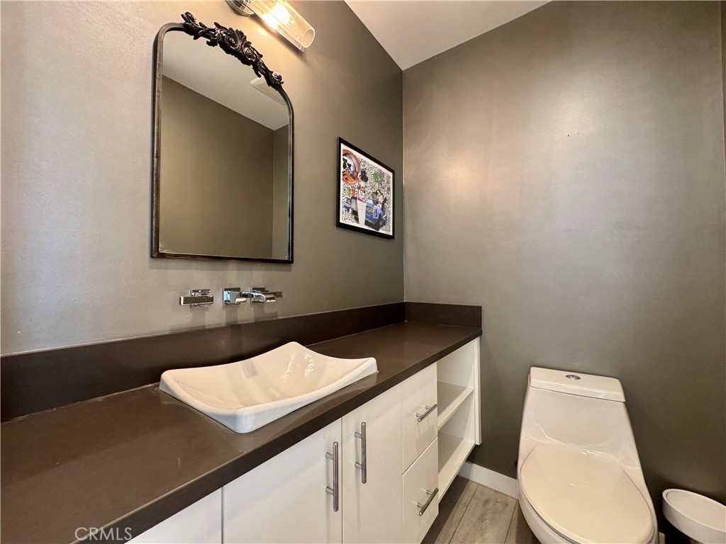 143 N Ardmore Avenue Property Photo 11