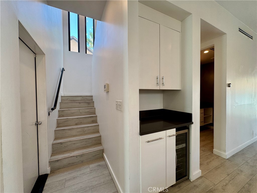 143 N Ardmore Avenue Property Photo 12
