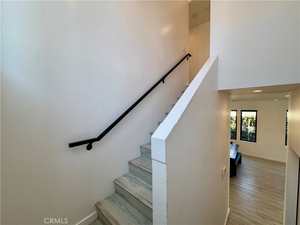 143 N Ardmore Avenue Property Photo 13