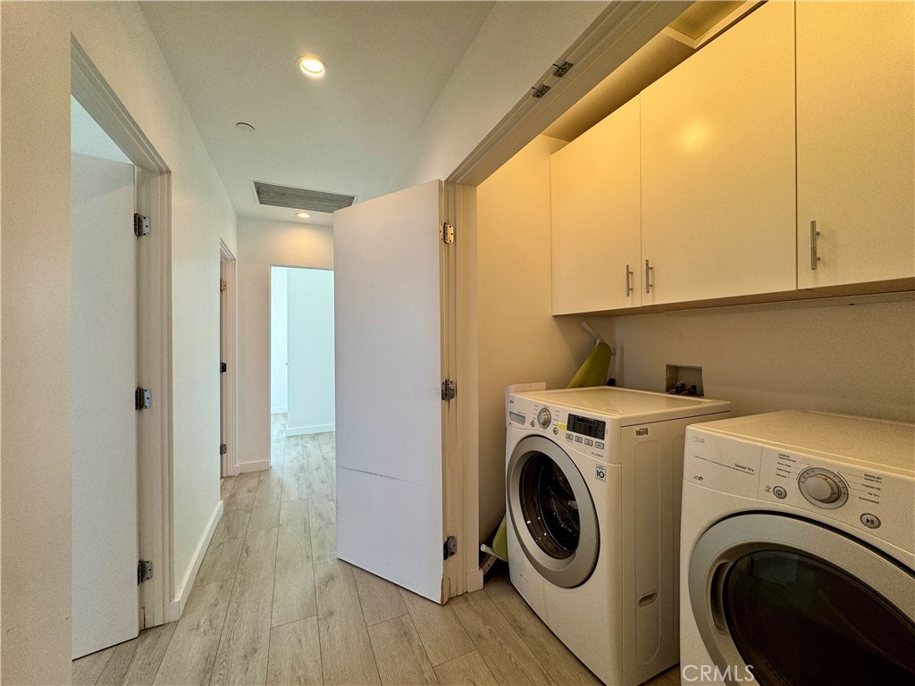 143 N Ardmore Avenue Property Photo 15