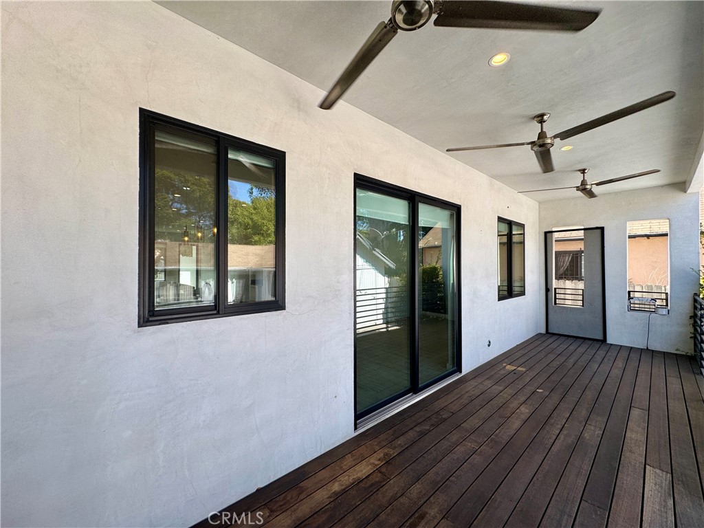143 N Ardmore Avenue Property Photo 28