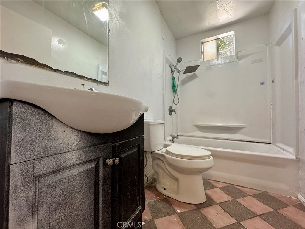 2230 Wall Street 1 Property Photo 6