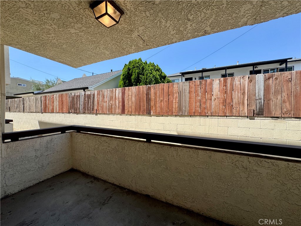 987 E Del Mar Boulevard 9 Property Photo 3