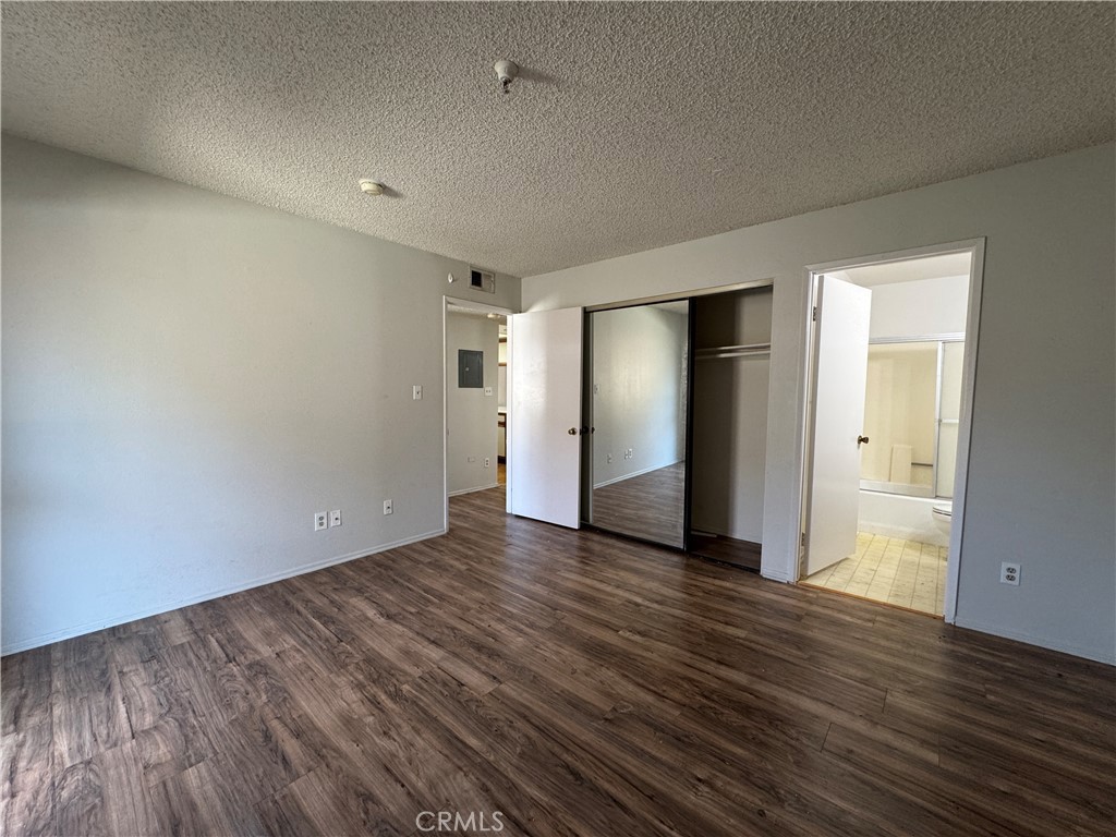 987 E Del Mar Boulevard 9 Property Photo 7