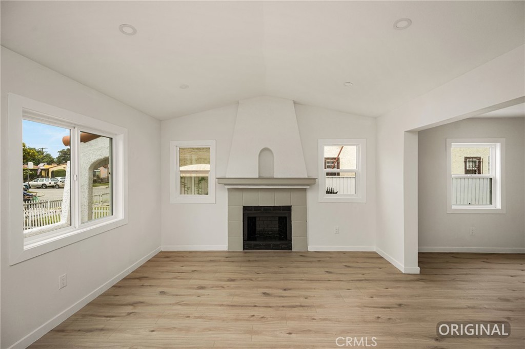 2065 W 65th Property Photo 9