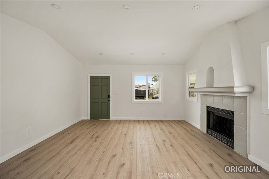 2065 W 65th Property Photo 11