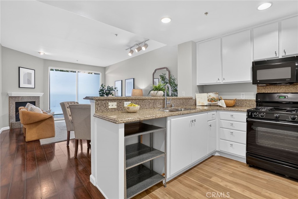 160 S Hudson Avenue 111 Property Photo 14