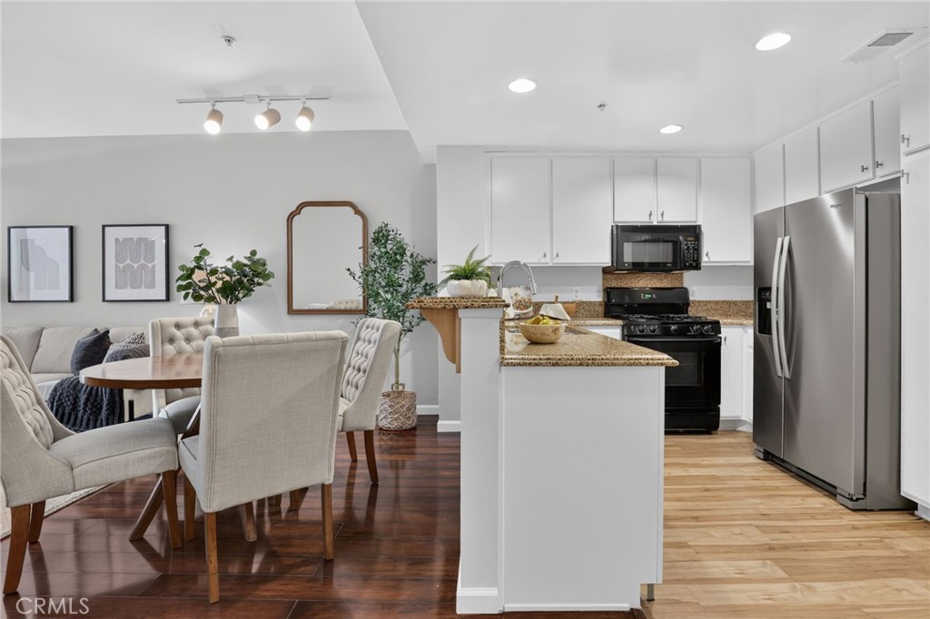 160 S Hudson Avenue 111 Property Photo 15