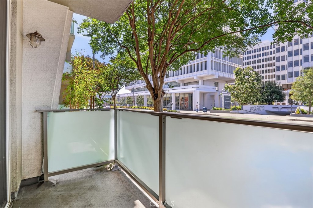 160 S Hudson Avenue 111 Property Photo 16
