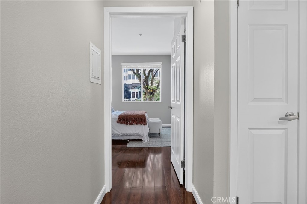 160 S Hudson Avenue 111 Property Photo 17