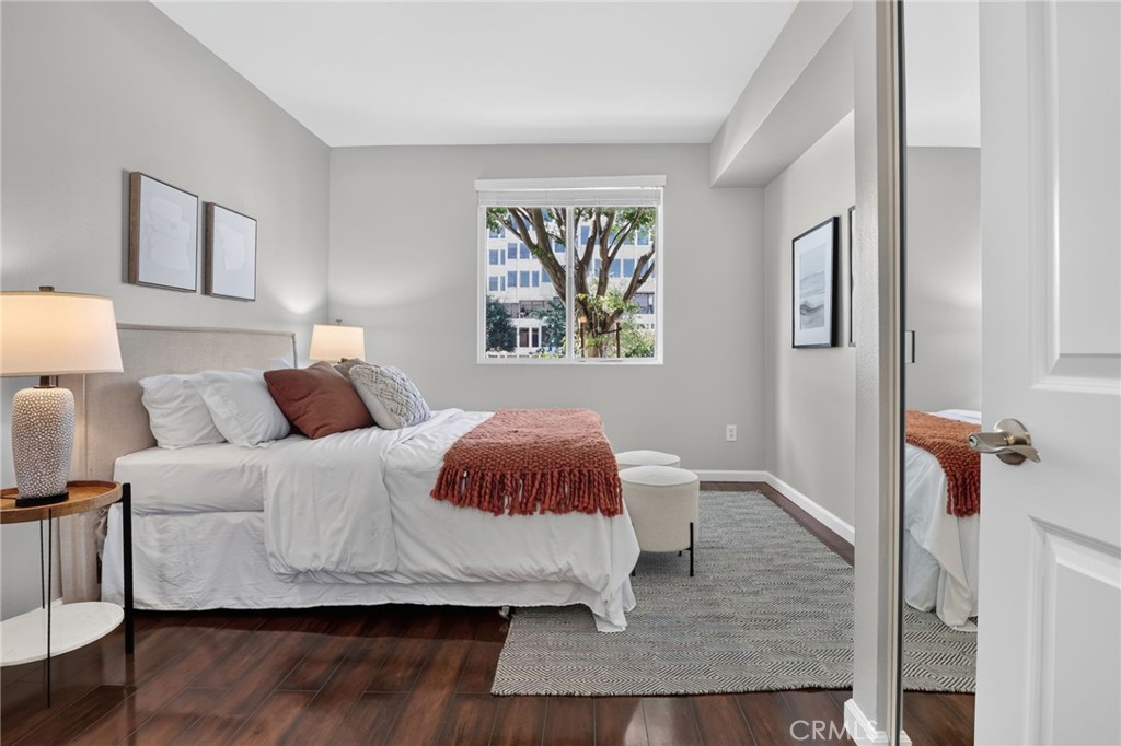160 S Hudson Avenue 111 Property Photo 18
