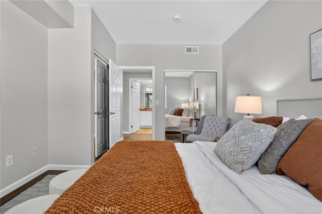 160 S Hudson Avenue 111 Property Photo 20