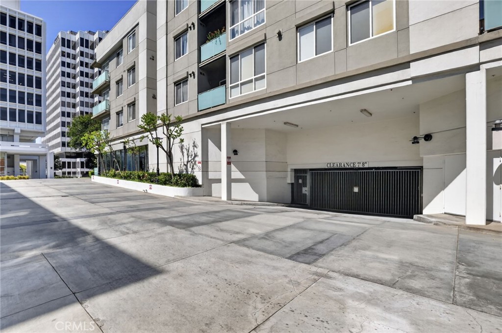 160 S Hudson Avenue 111 Property Photo 23