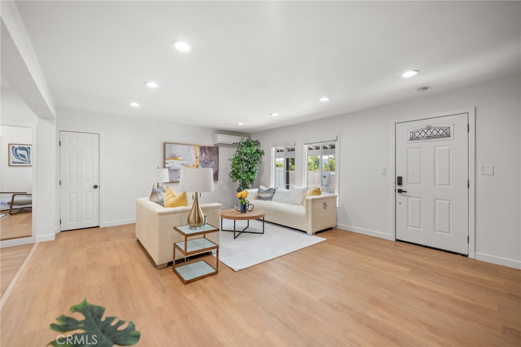 19731 Avenida Deleitante Property Photo 4