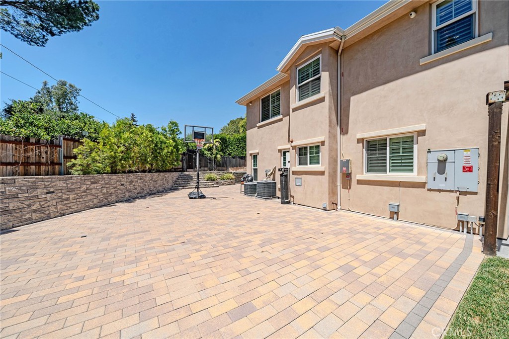 1217 Olive Property Photo 24