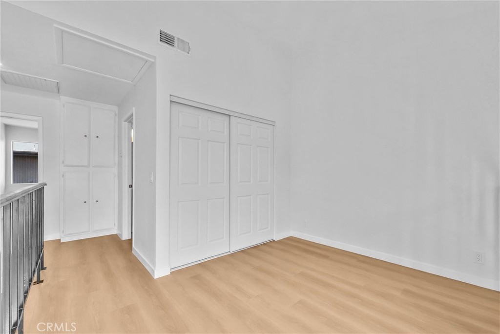 4736 N Vincent Avenue C Property Photo 10