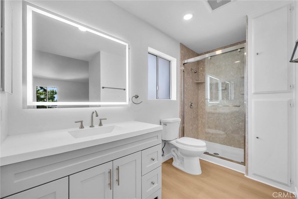 4736 N Vincent Avenue C Property Photo 16