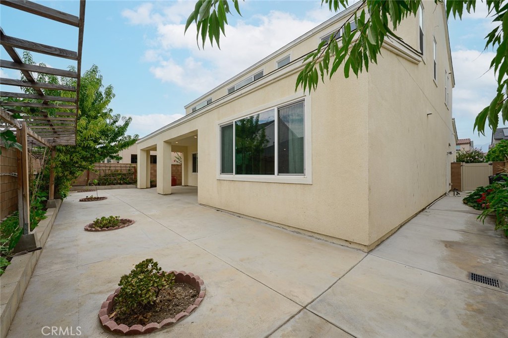 2532 E Harper Property Photo 4