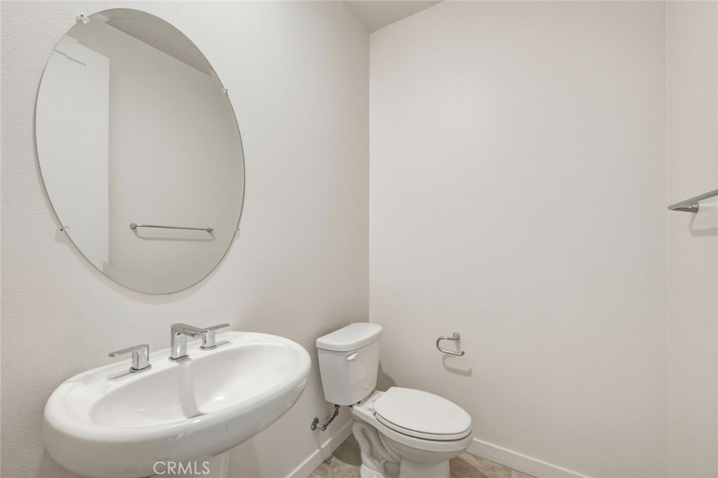 2532 E Harper Property Photo 25