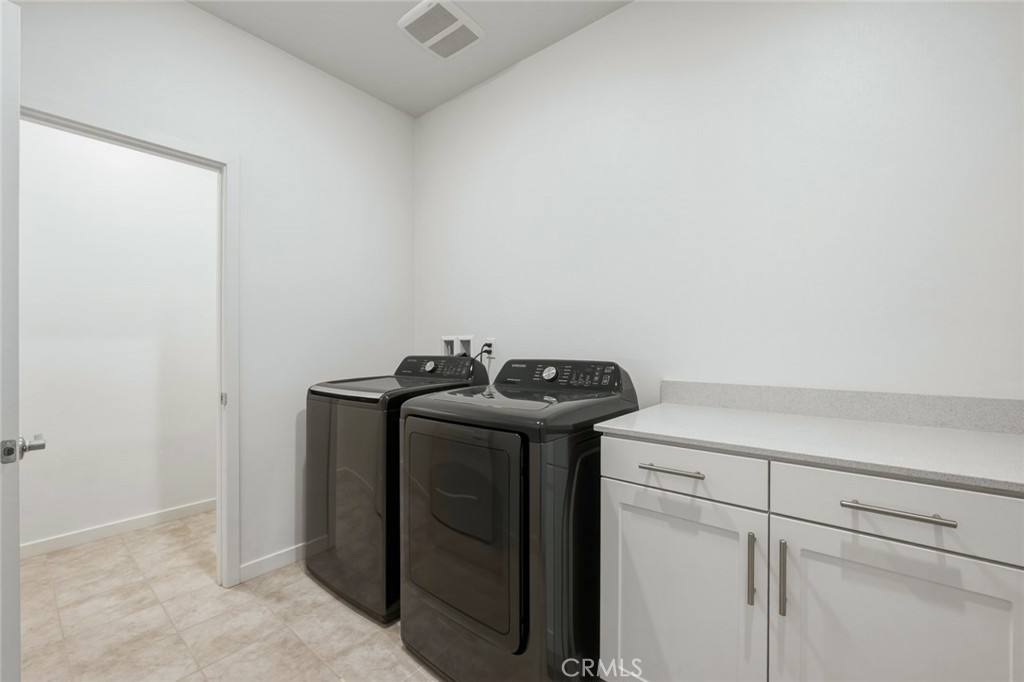 2532 E Harper Property Photo 36