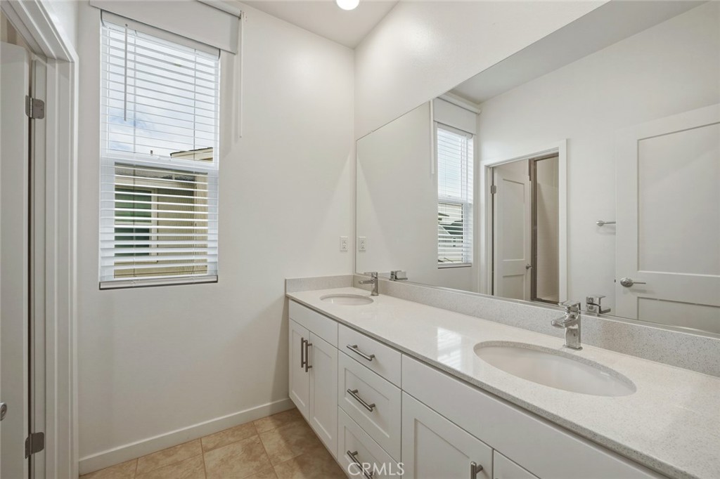 2532 E Harper Property Photo 41