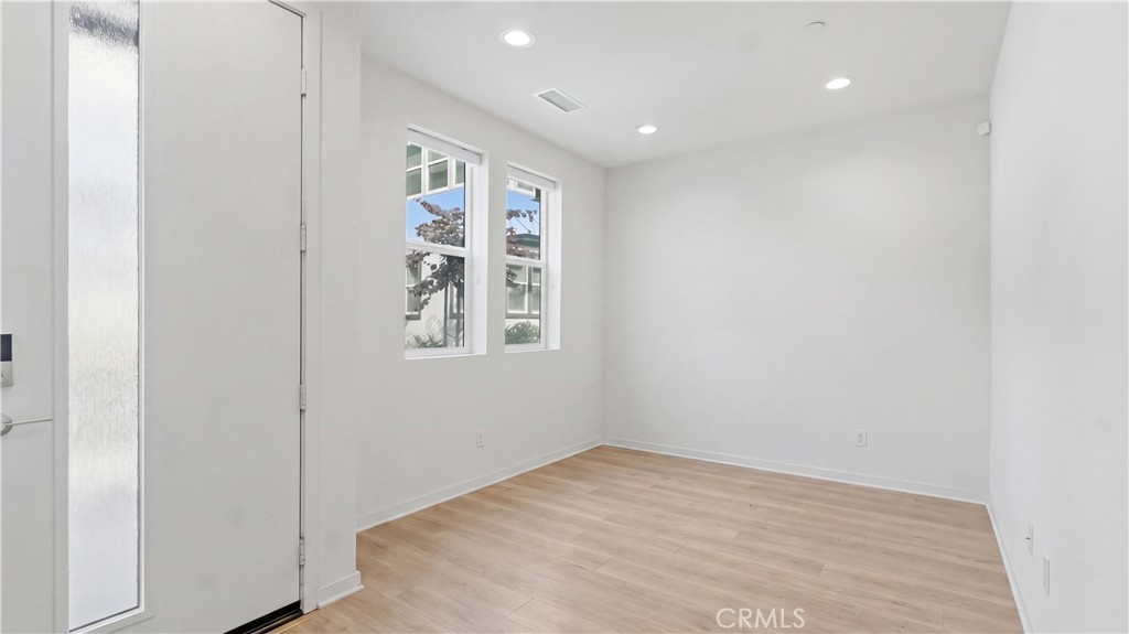 143 Fable Property Photo 5