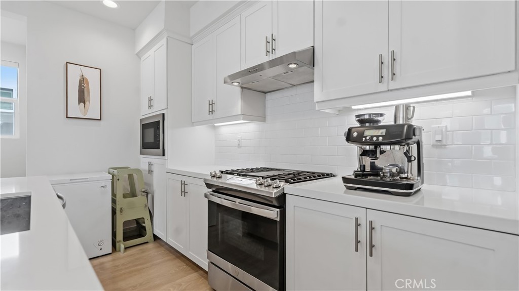 143 Fable Property Photo 14