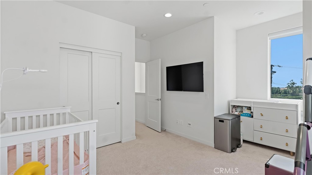 143 Fable Property Photo 20