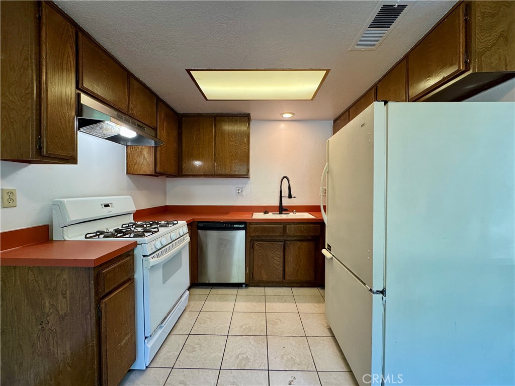 241 S Curtis Avenue C Property Photo 2
