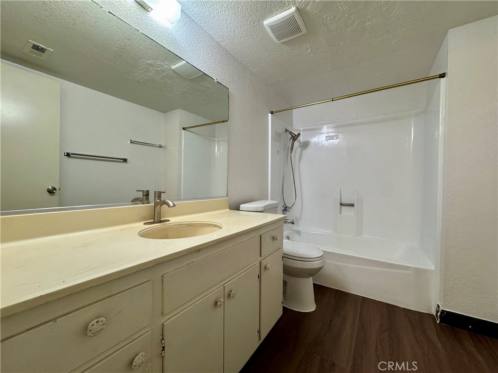 241 S Curtis Avenue C Property Photo 5