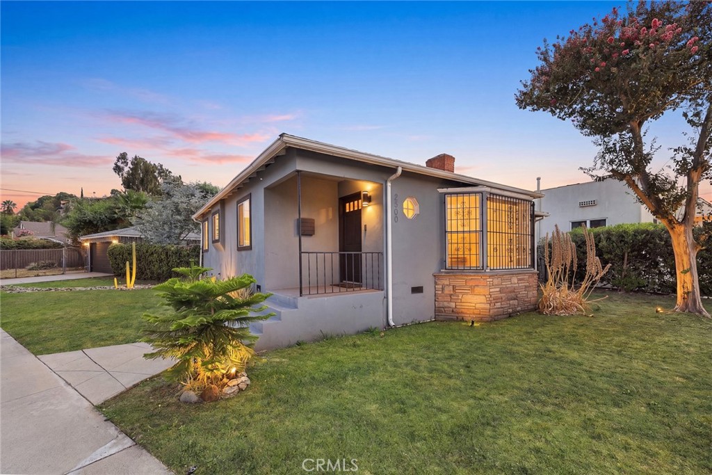2500 Carlos St Property Photo 1
