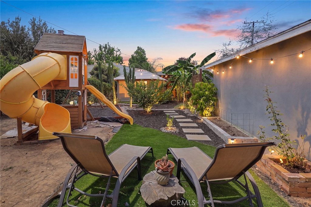 2500 Carlos St Property Photo 2