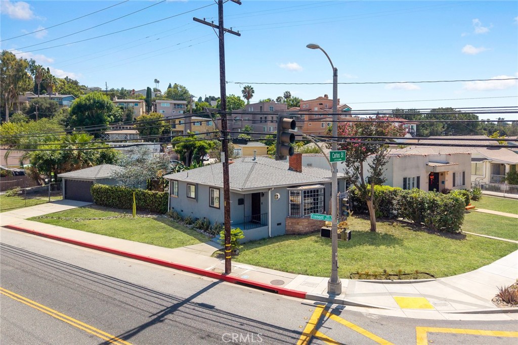 2500 Carlos St Property Photo 3