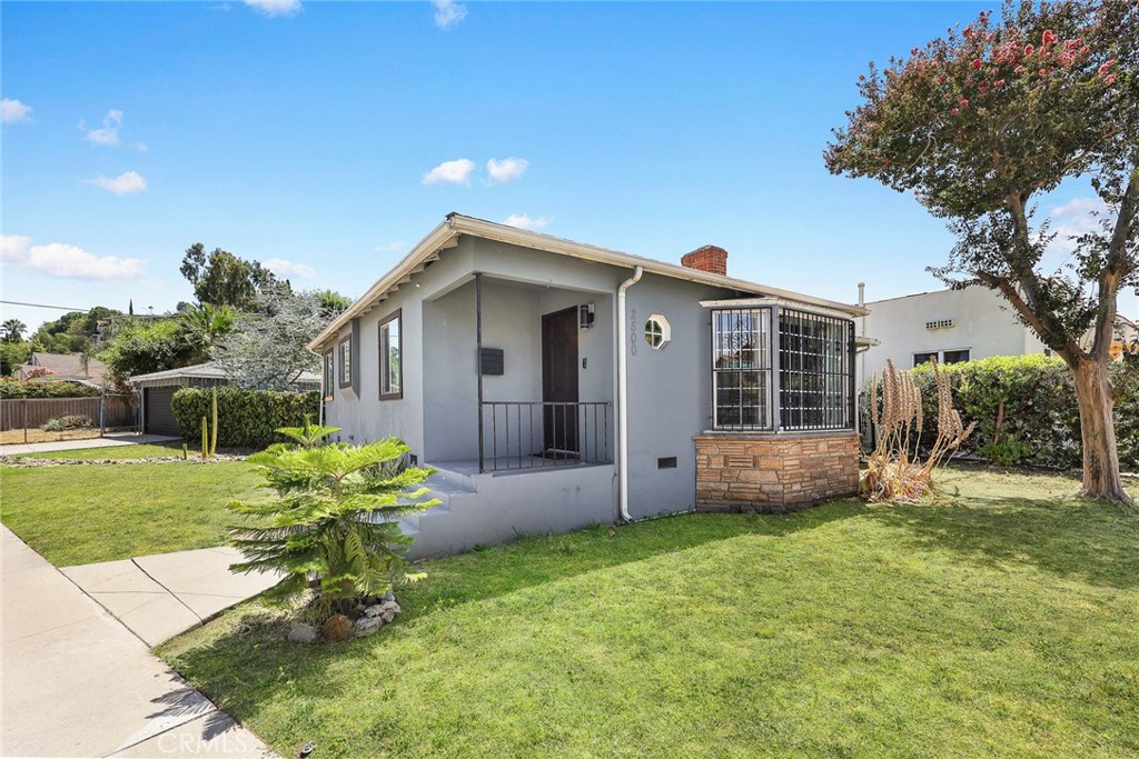 2500 Carlos St Property Photo 5