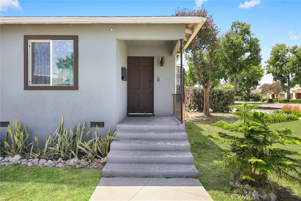 2500 Carlos St Property Photo 6