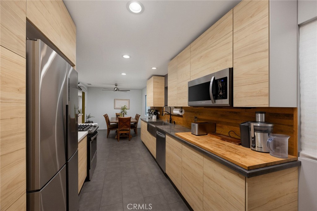 2500 Carlos St Property Photo 15