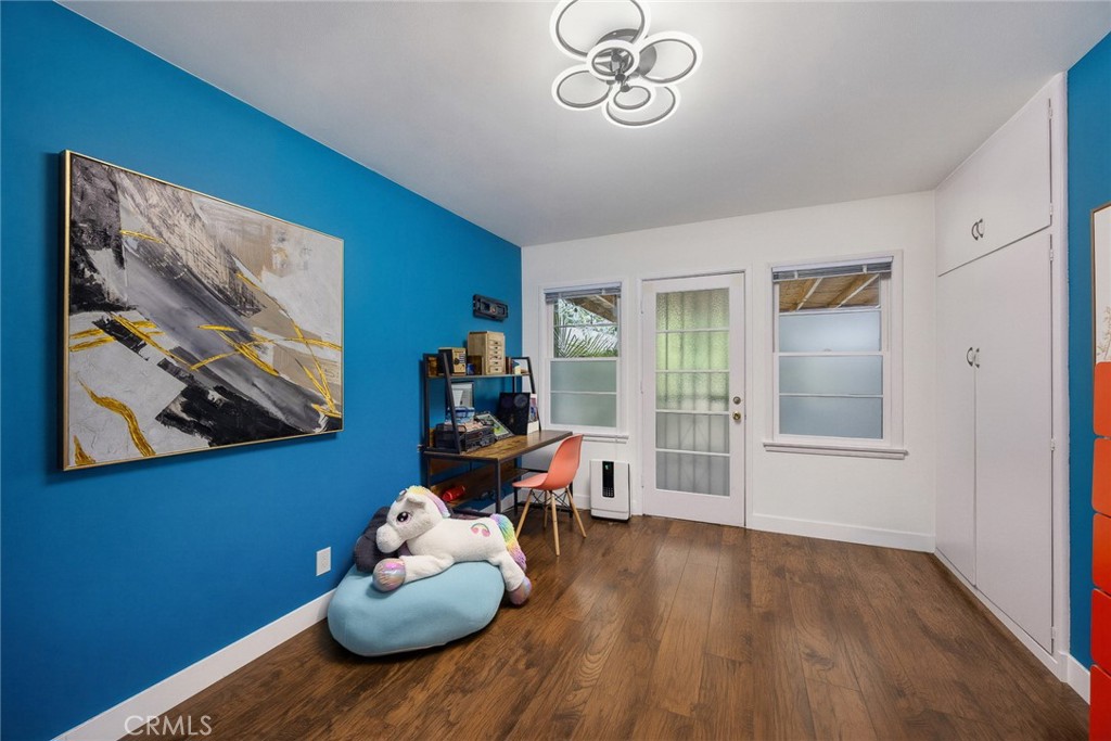 2500 Carlos St Property Photo 23