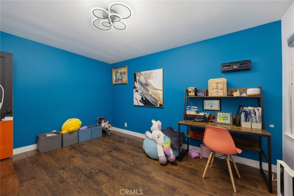 2500 Carlos St Property Photo 24