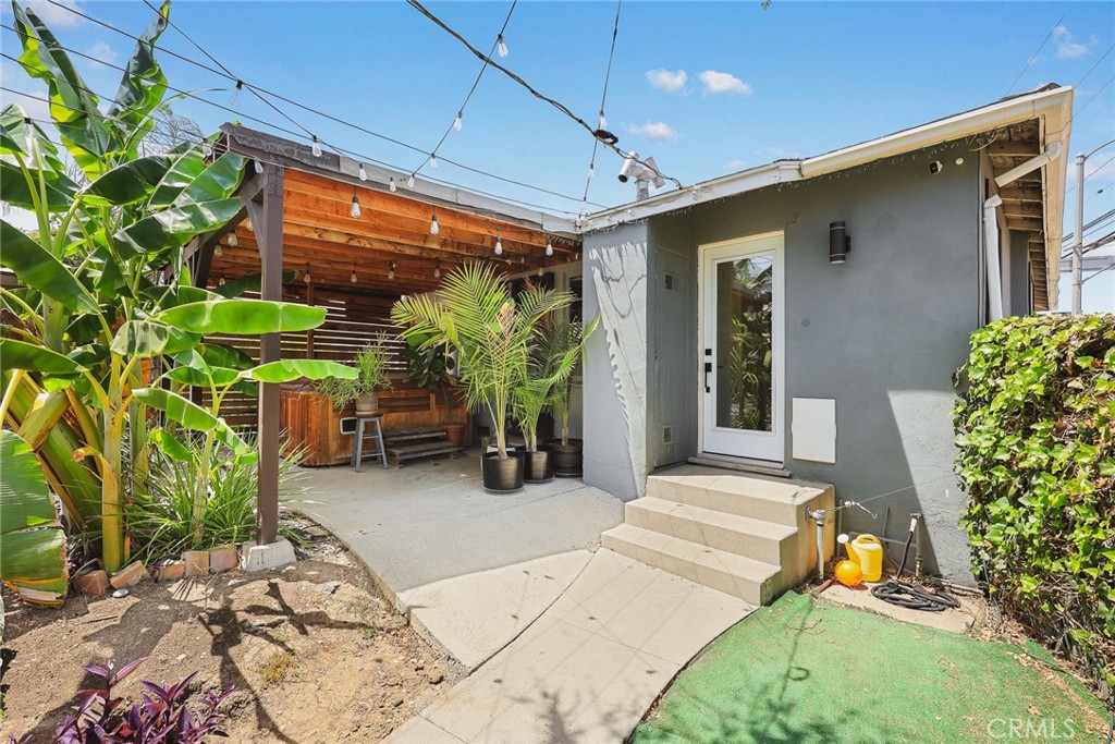 2500 Carlos St Property Photo 25