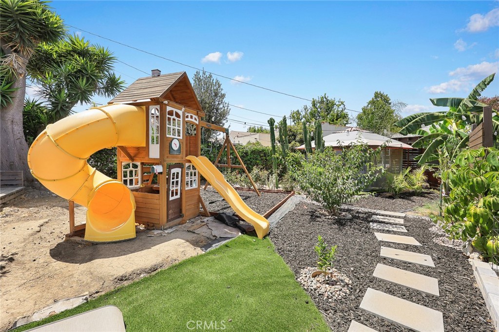 2500 Carlos St Property Photo 32